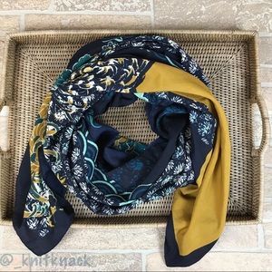 H&M Blue & Gold Light Square Fashion Scarf